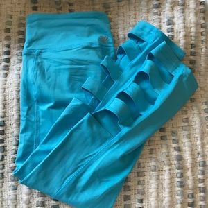 FOREVER 21 CUT OUT LEGGINGS